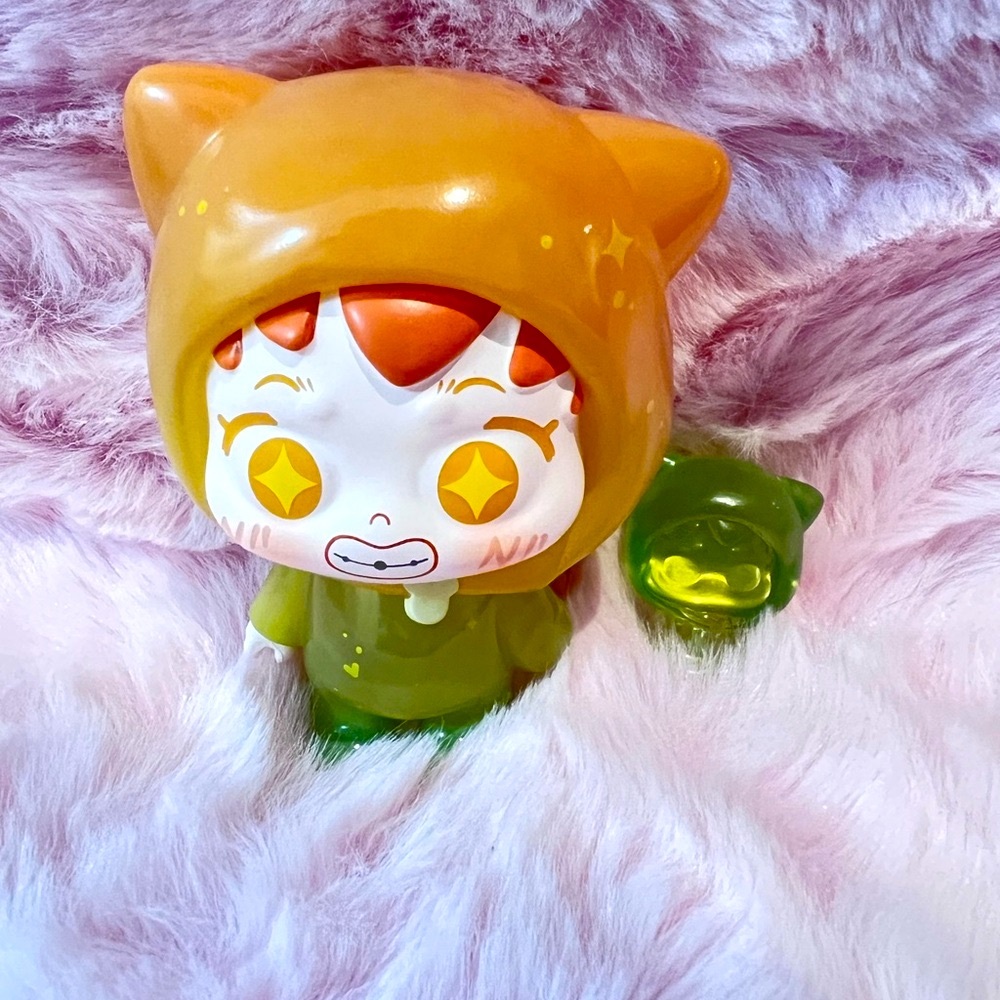 🎁KiBi Series Figure - Orange and Green Figurine